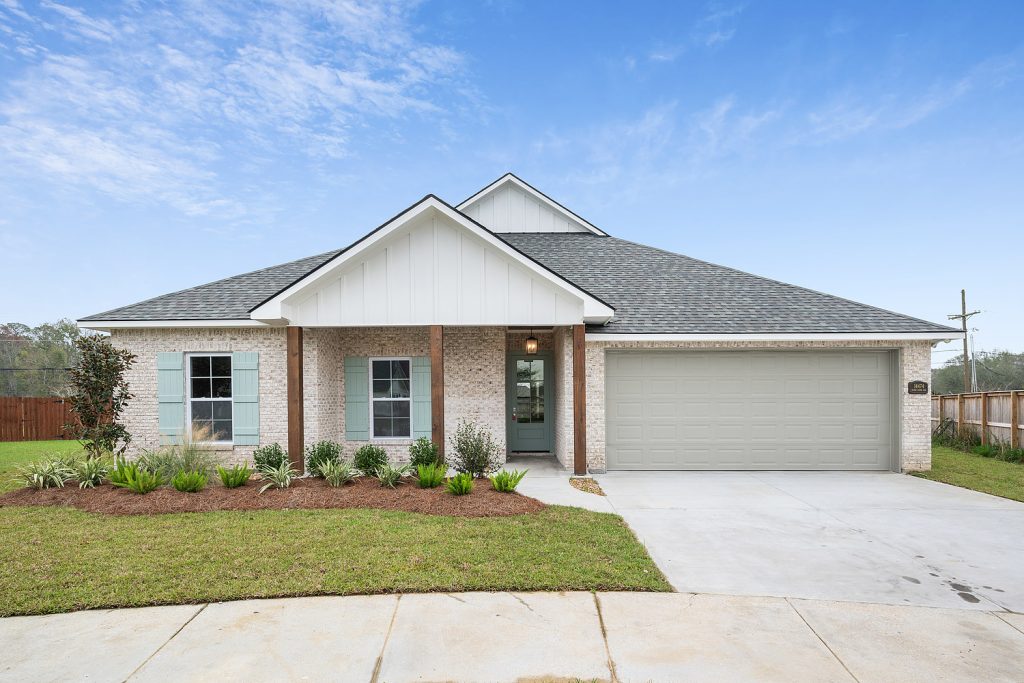 New build 4 bedrooms and 2 baths with 2,024 sq. ft | Front house