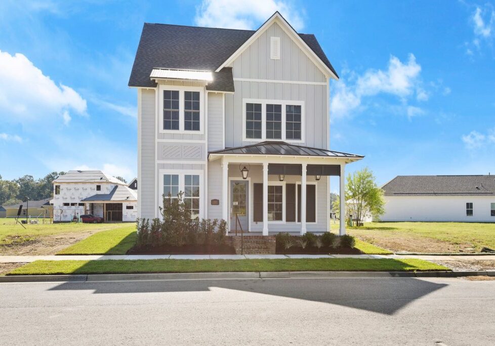 New build 4 bedrooms and 3 baths with 2,402 sq. ft | Front house